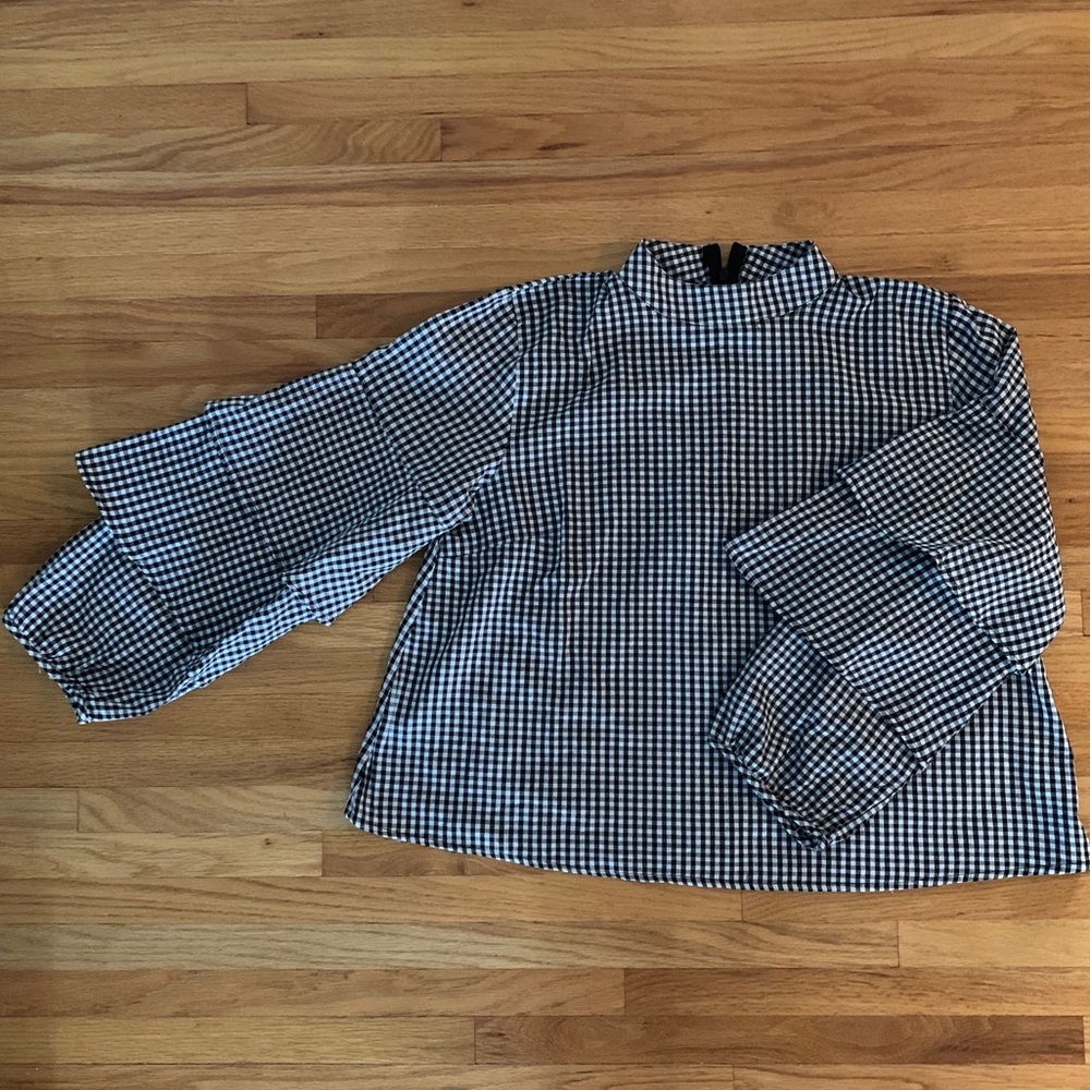 MOCK NECK BLOUSE